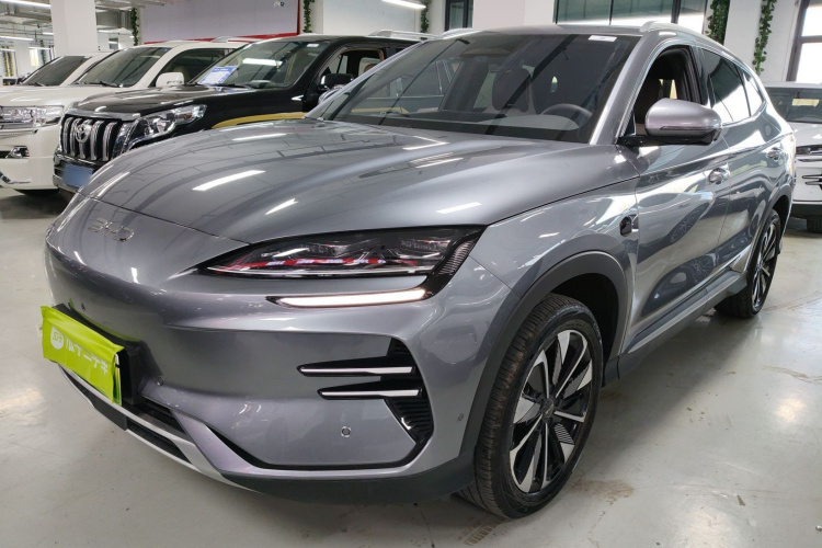 比亚迪 宋PLUS新能源 2025款 EV 520km 尊贵型车身外观1