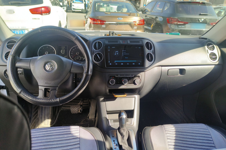 大众 途观 2017款 300TSI 自动两驱丝绸之路风尚版中控内饰12