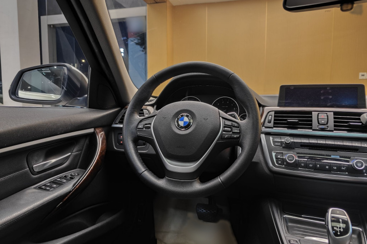 宝马3系 2015款 320Li 超悦版豪华设计套装中控内饰7007