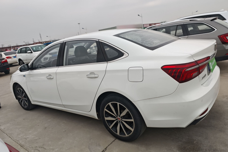 荣威i6 2019款 PLUS 20T TST 4G互联旗舰超赞版车身外观4