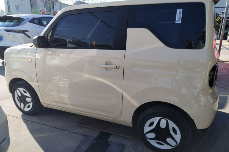 吉利银河 熊猫 2025款 210km 元气熊车身外观4