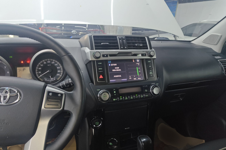 丰田 普拉多 2015款 2.7L 自动标准版中控内饰12