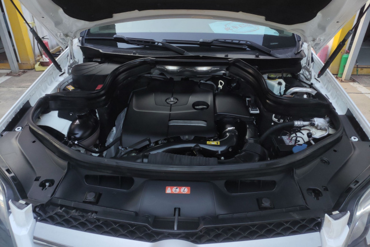 奔驰GLK级 2015款 GLK 260 4MATIC 动感型 极致版机舱底盘24