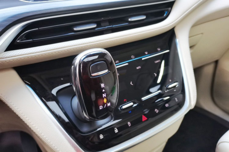 别克GL8 2023款 ES陆尊 尊享型中控内饰7005