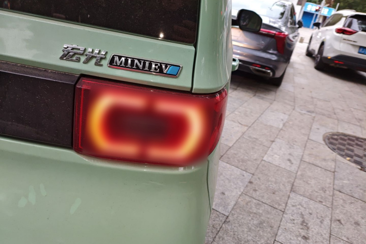 五菱汽车 宏光MINIEV 2022款 马卡龙臻享款 磷酸铁锂车身外观6006