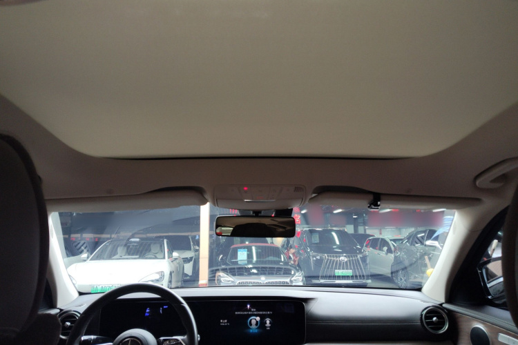 奔驰E级新能源 2022款 改款 E 350 e L 插电式混合动力运动轿车局部细节22