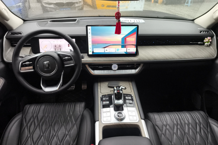 坦克500 2023款 3.0T 运动版 造境型 5座中控内饰7002