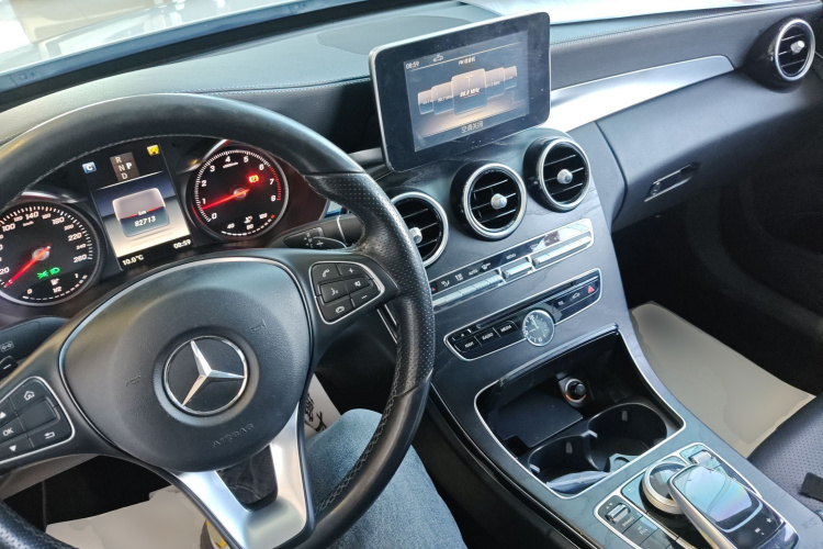 奔驰C级 2018款 C 180 L 时尚型运动版中控内饰12