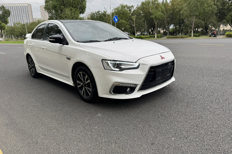 三菱 翼神 2016款 1.8L 手动黑白复刻版车身外观6004