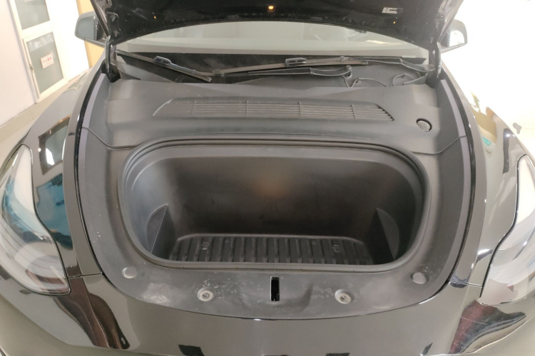 特斯拉 Model Y 2021款 长续航全轮驱动版 3D7局部细节24