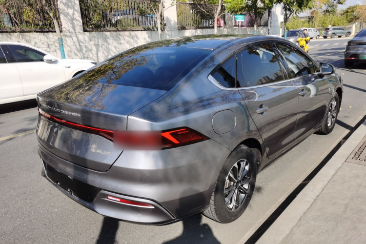 比亚迪 秦PLUS 2023款 冠军版 DM-i 55KM领先型车身外观6005