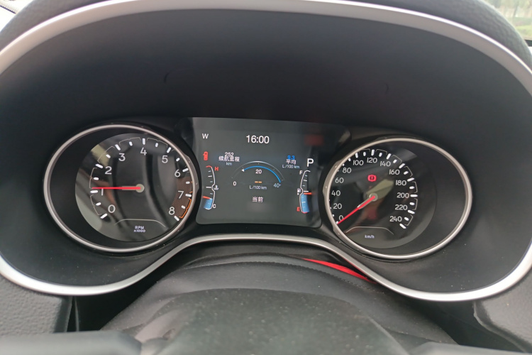 Jeep 指南者 2020款 220T 自动精英版局部细节14