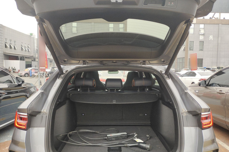 比亚迪 宋PLUS新能源 2021款 DM-i 51KM 尊荣型机舱底盘23