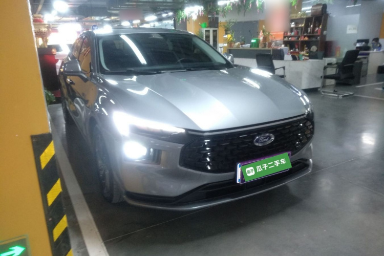 福特 蒙迪欧 2025款 2.0T EcoBoost 豪华型车身外观3