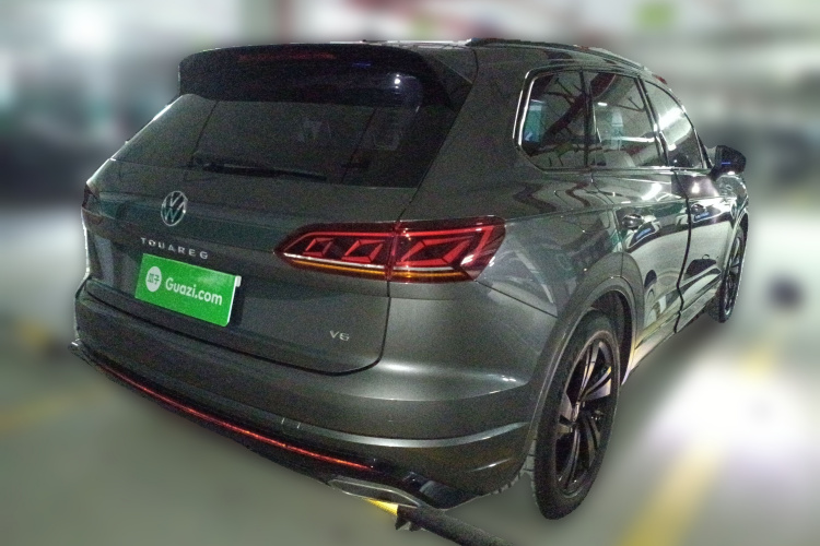 大众 途锐 2022款 3.0TSI 锐享版 曜黑运动套装车身外观7