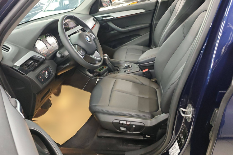 宝马X1 2019款 sDrive20Li 领先型局部细节19