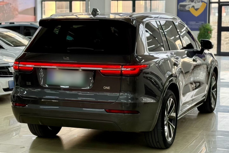 理想汽车 理想ONE 2021款 增程6座版车身外观7