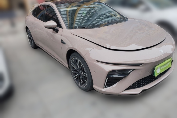 哪吒汽车 哪吒S 2022款 增程版 1160km 后驱中版车身外观3