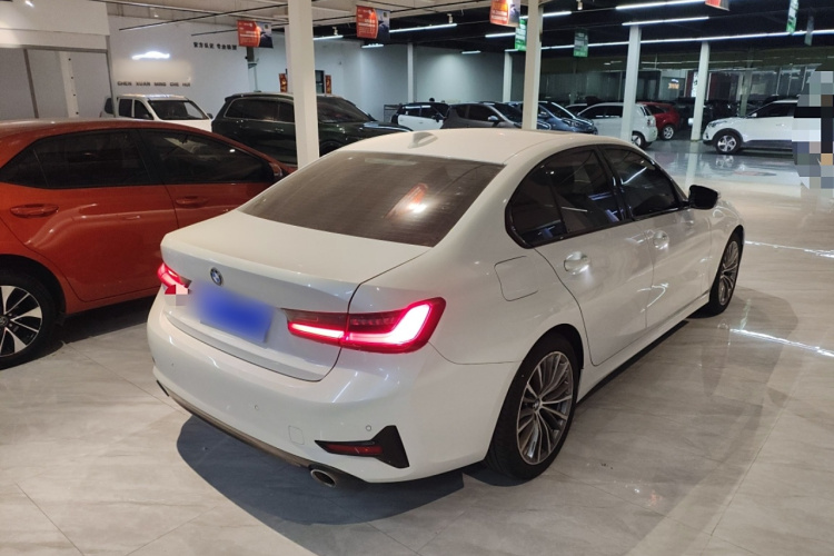 宝马3系 2021款 320i 运动套装车身外观6005
