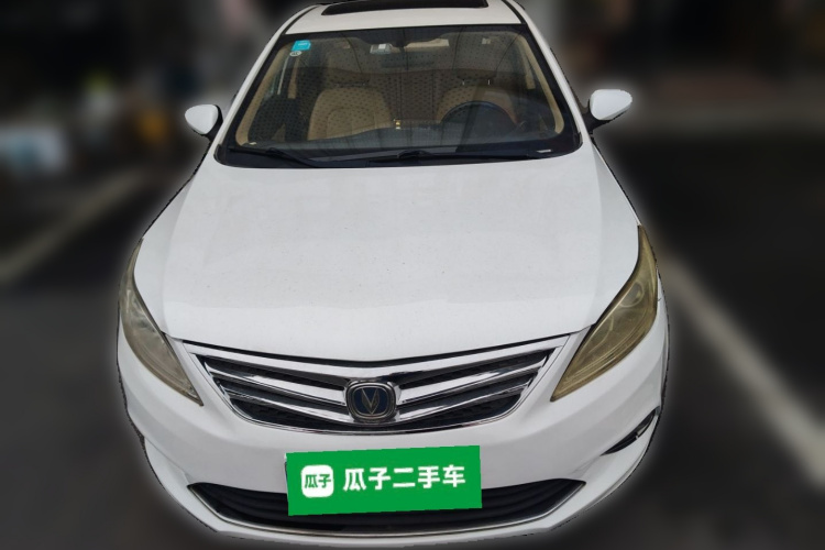 长安 逸动 2015款 1.6L 自动豪华型车身外观2