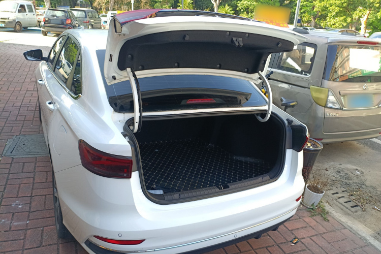 吉利汽车 帝豪 2022款 第4代 1.5L CVT尊贵型机舱底盘23