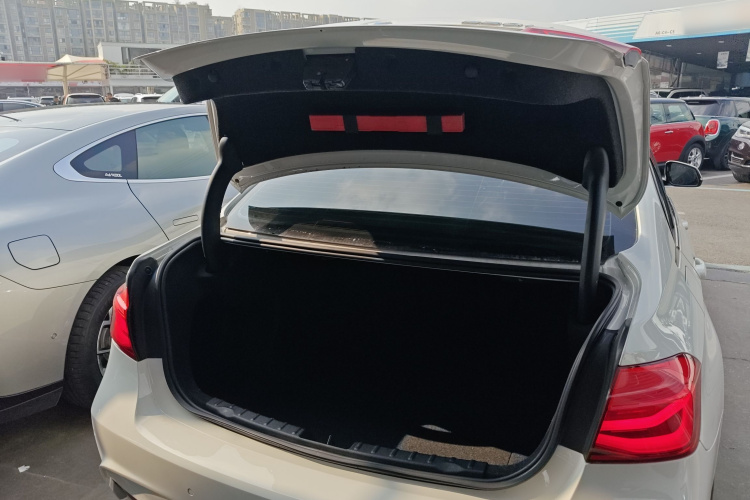 宝马3系 2019款 320Li M运动套装局部细节23