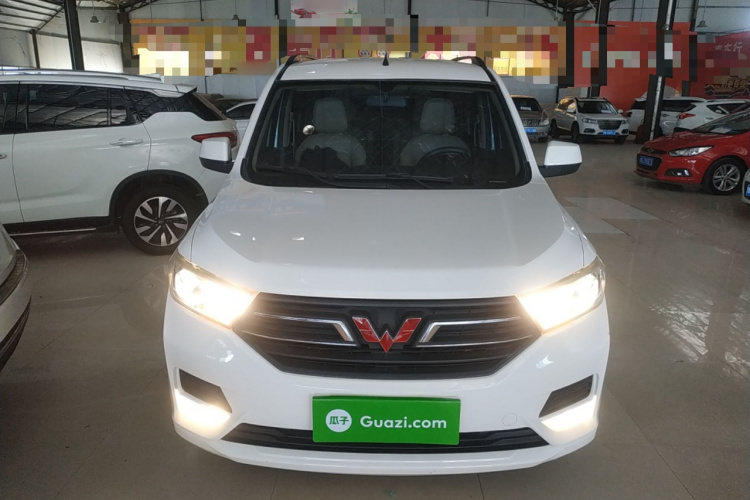 五菱汽车 五菱宏光 2018款 1.5L S舒适型L2B车身外观2