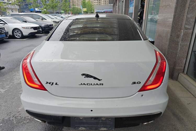 捷豹XJ 2016款 XJL 3.0 SC 两驱典雅商务版车身外观6004