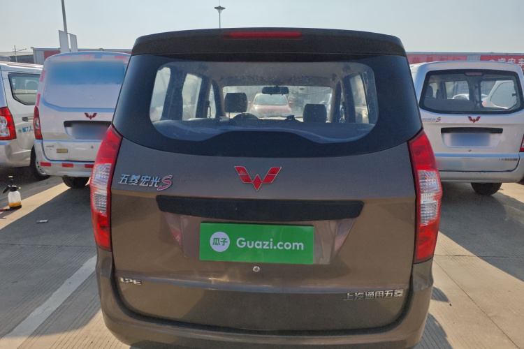 五菱汽车 五菱宏光 2015款 1.2L S 基本型国V车身外观6