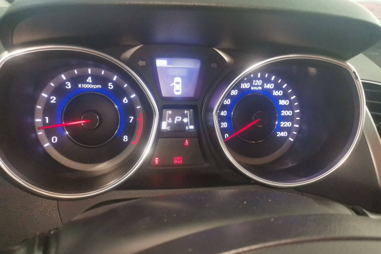 现代 朗动 2015款 1.6L 自动领先型局部细节14