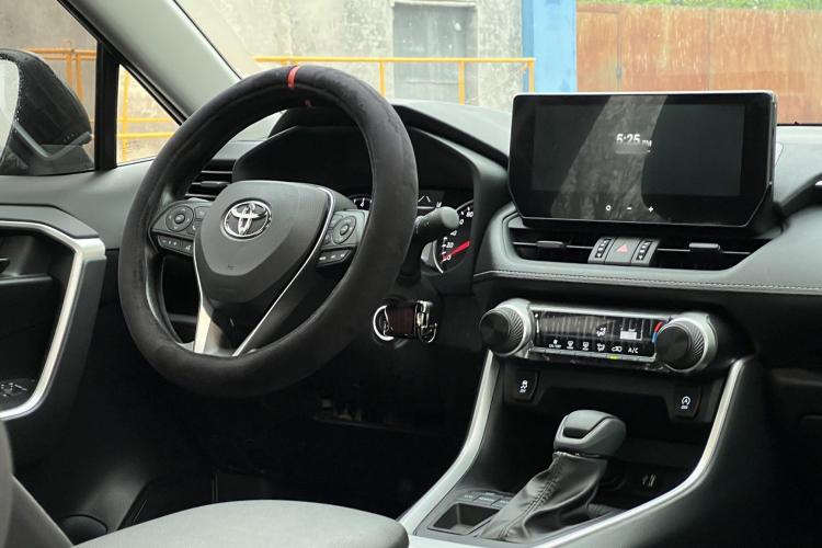 丰田 威兰达 2024款 2.0L CVT两驱领先版中控内饰7002