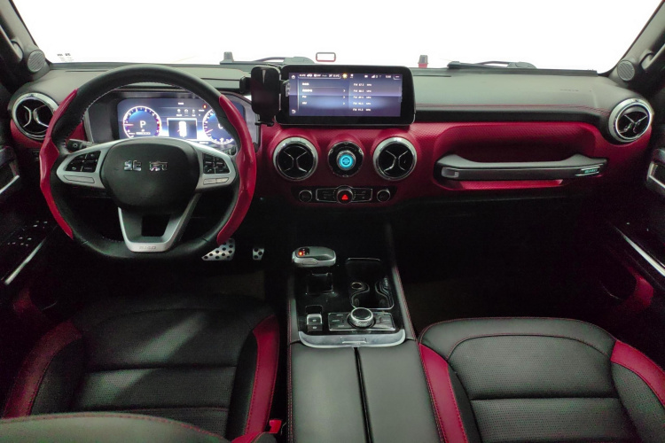 北京BJ40 2020款 2.0T 自动四驱城市猎人版侠客型中控内饰12