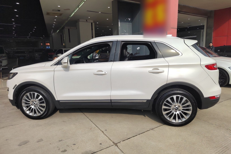 林肯MKC 2017款 2.0T 四驱尊雅版车身外观4