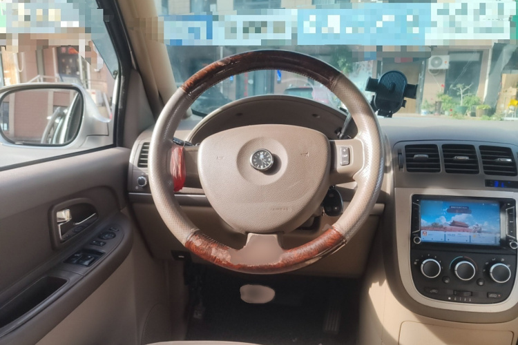 别克GL8 2014款 2.4L 经典版局部细节13