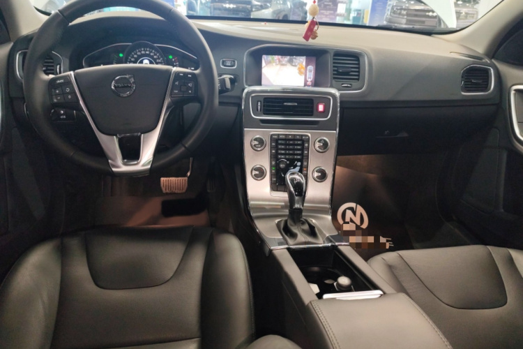 沃尔沃S60 2019款 S60L 改款 T5 智进进阶版局部细节18