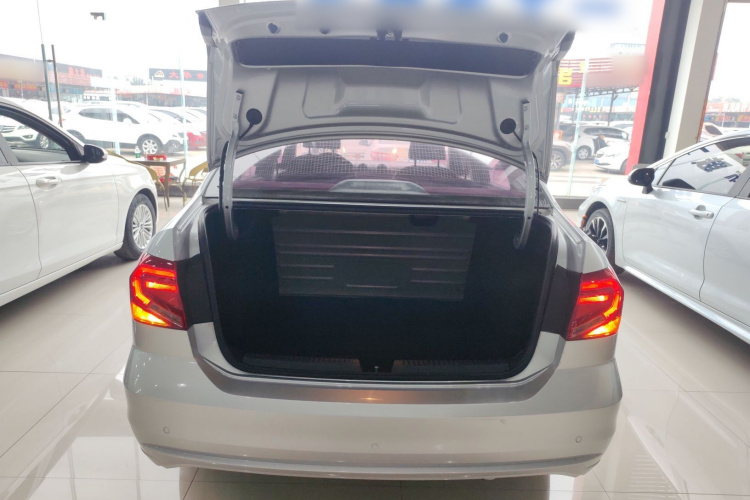 大众 捷达 2019款 梦想版 1.5L 自动时尚型机舱底盘23