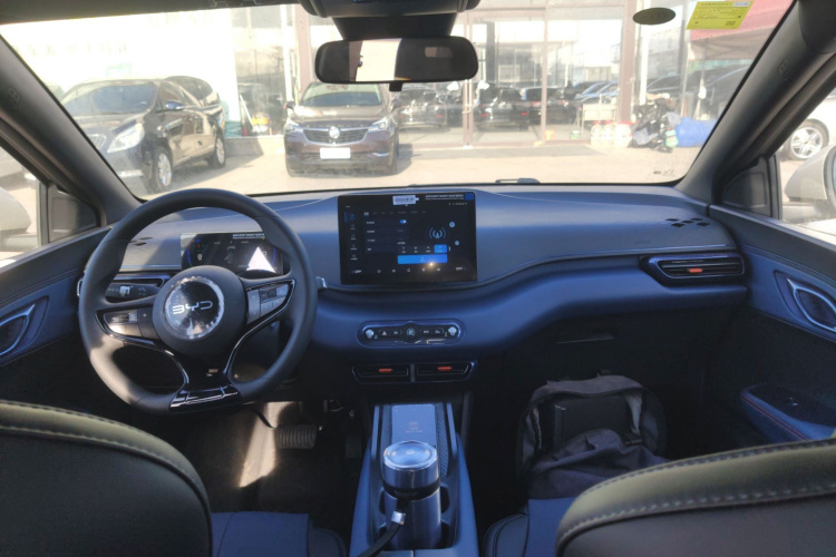 比亚迪 海鸥 2025款 智驾版 305km 活力版中控内饰12
