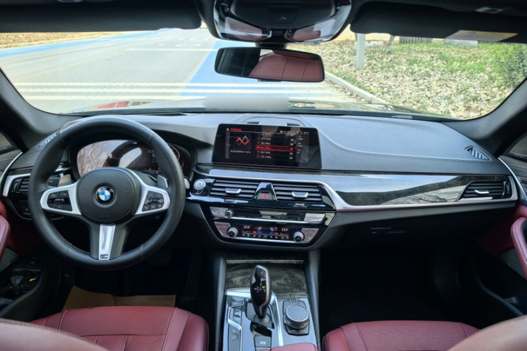 宝马5系 2020款 530Li 尊享型 M运动套装中控内饰7005