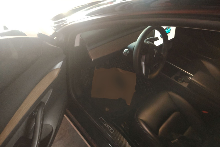 特斯拉 Model 3 2022款 后轮驱动版中控内饰7003