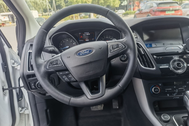 福特 福克斯 2017款 两厢 EcoBoost 180 自动运动型中控内饰7005