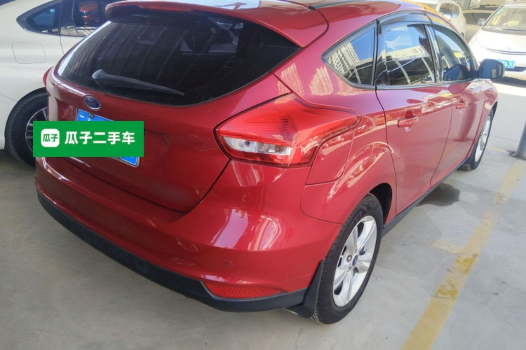 福特 福克斯 2015款 两厢 1.6L 自动舒适型车身外观7