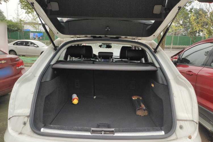 众泰SR7 2016款 1.5T CVT魔方之路版 国V机舱底盘23