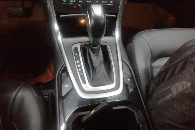 福特 锐界 2018款 EcoBoost 245 两驱豪锐型 7座 国V局部细节18