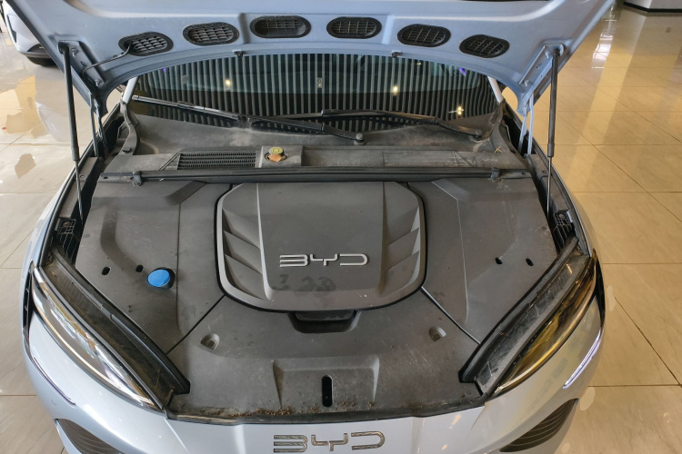 比亚迪 海豹 2023款 冠军版 550km 精英型机舱底盘24