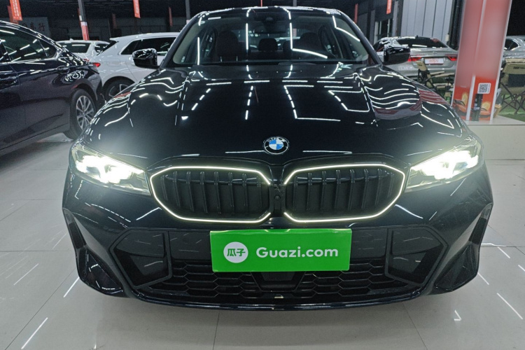 宝马3系 2025款 330Li M运动曜夜套装车身外观6001