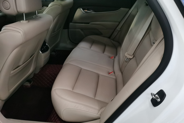 凯迪拉克XTS 2014款 28T 舒适型中控内饰21