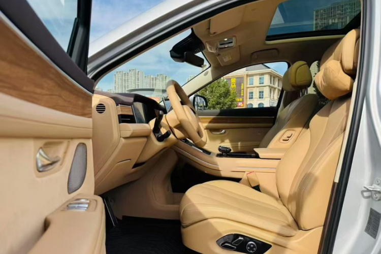 鸿蒙智行 问界M7 2024款 1.5T 智驾四驱Pro版 6座中控内饰7002