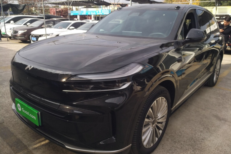 乐道L90 2025款 Ultra 六座版车身外观1