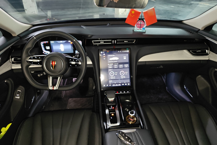 红旗H5 2025款 1.5T DCT玄影版中控内饰12