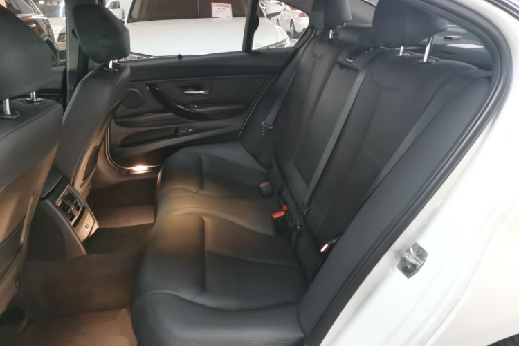 宝马3系 2017款 320Li 时尚型中控内饰21